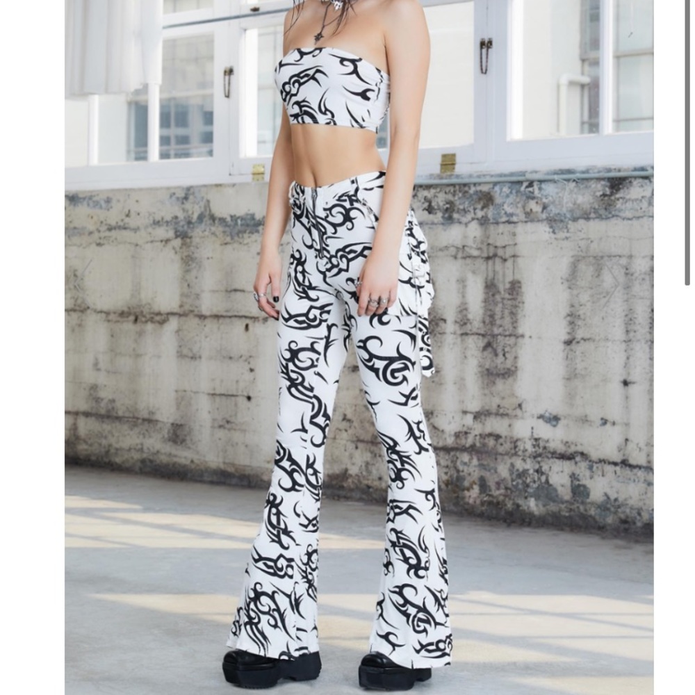 Tattoo print flare pants